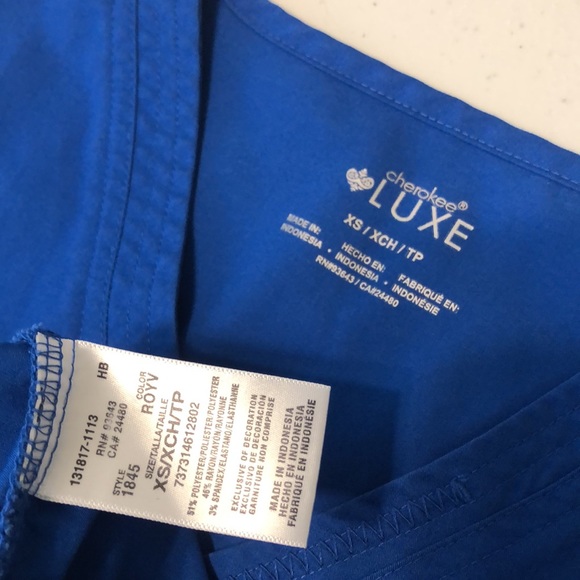 Cherokee Scrub Top Extra Small - Picture 2 of 12